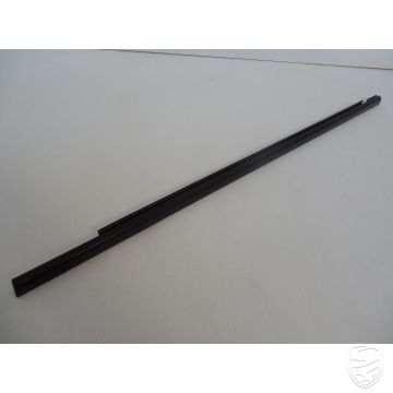 Porsche 955 957 Cayenne Abdeckung Seitenscheibe hinten rechts schwarz