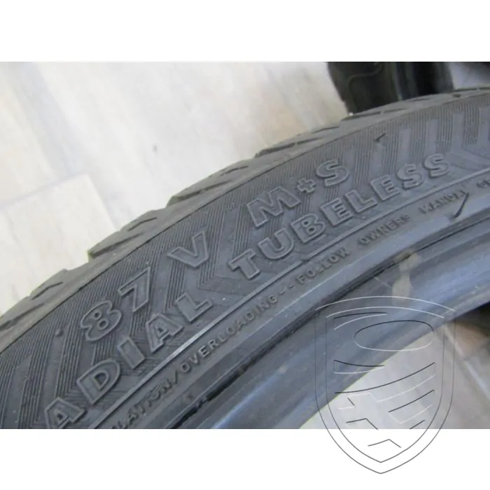 Satz 2x Winterreifen NOKIAN WR 235/35 R19 87V N0 M+S Porsche 997